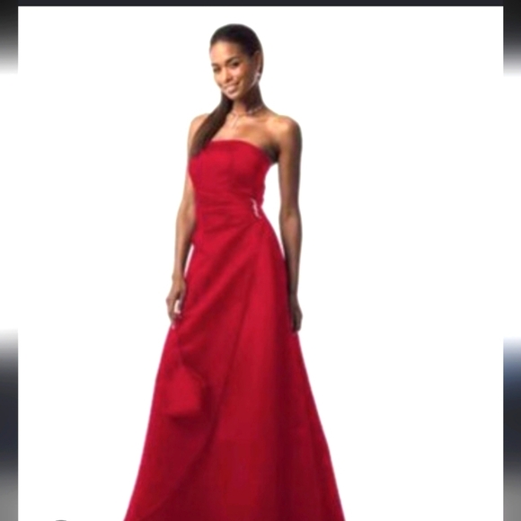 DAVIDS BRIDAL APPLE RED STRAPLESS FORMAL EMBROIDERED BEADED SIDE TIER DRESS SZ10 - Picture 1 of 8